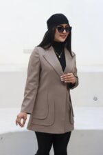 مانتو پرادا کرم تیره